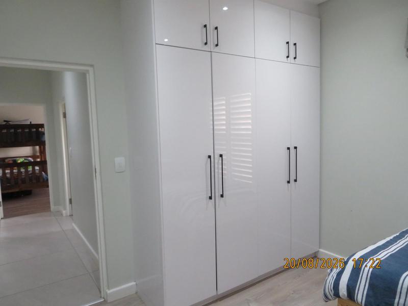 To Let 5 Bedroom Property for Rent in Zevendal Western Cape